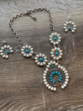 Women’s Floral Statement Necklace and Earrings set in Cream and Faux Turquoise
